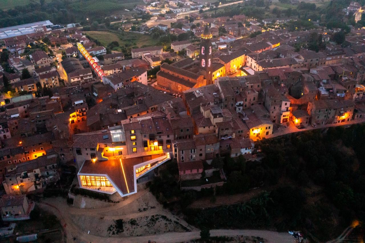 BIM建筑|托斯卡纳“山谷浮桥” / MC A新作