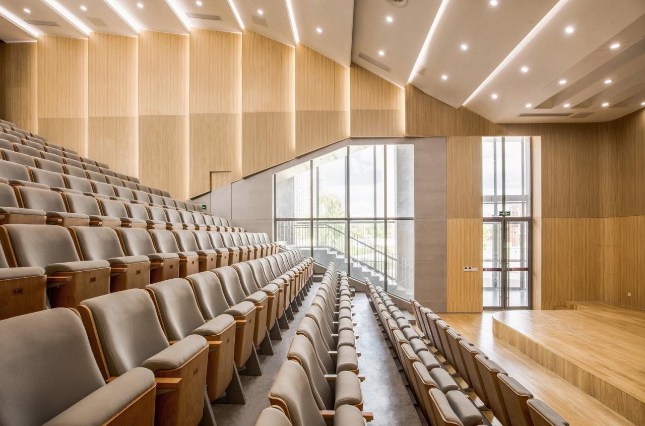 BIM建筑|桥上教学楼 - 盐城外国语学校创新中心 / 普泛建筑