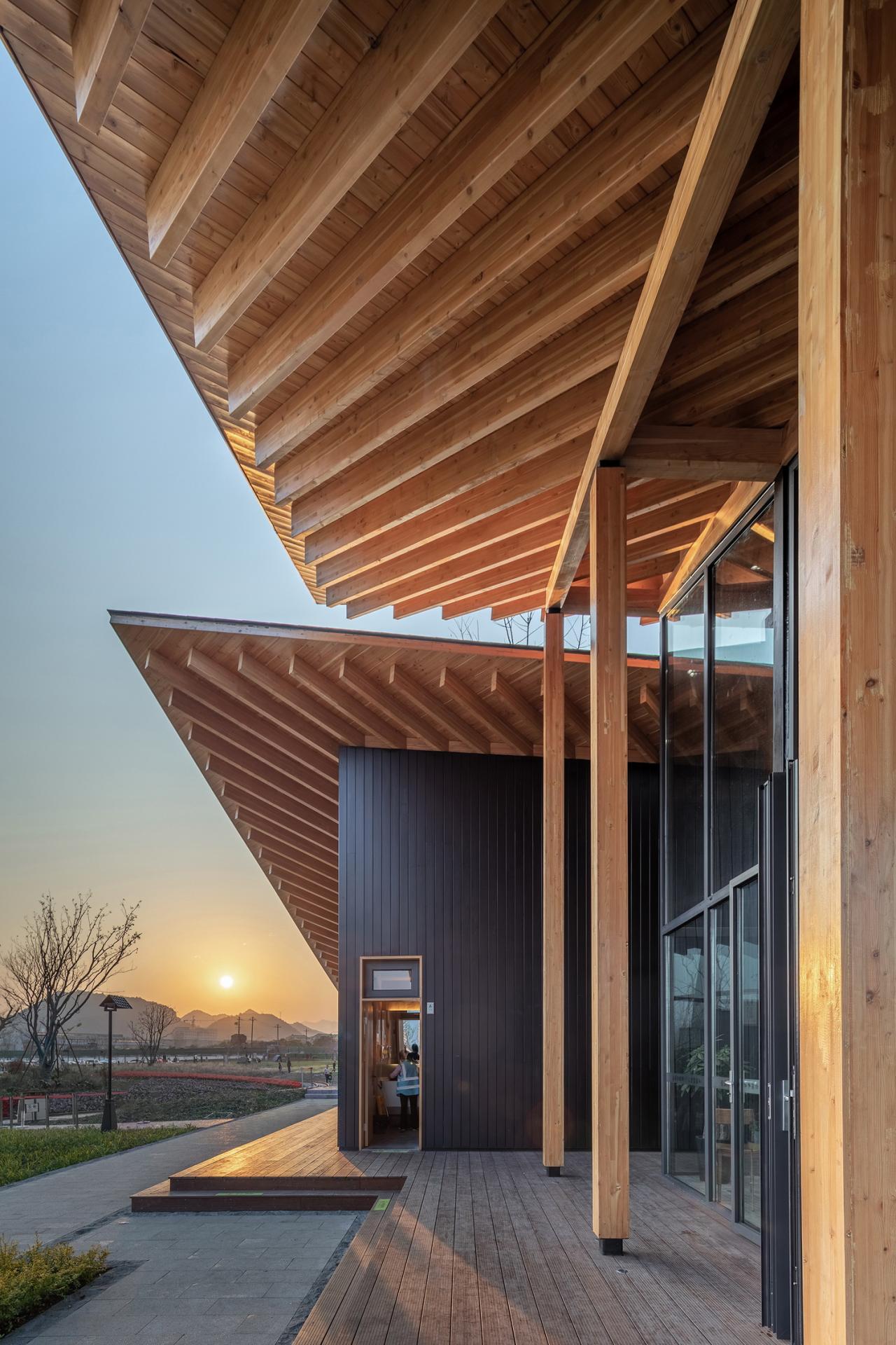 BIM建筑|富阳·阳陂湖湿地接待中心 / 尌林建筑设计事务所