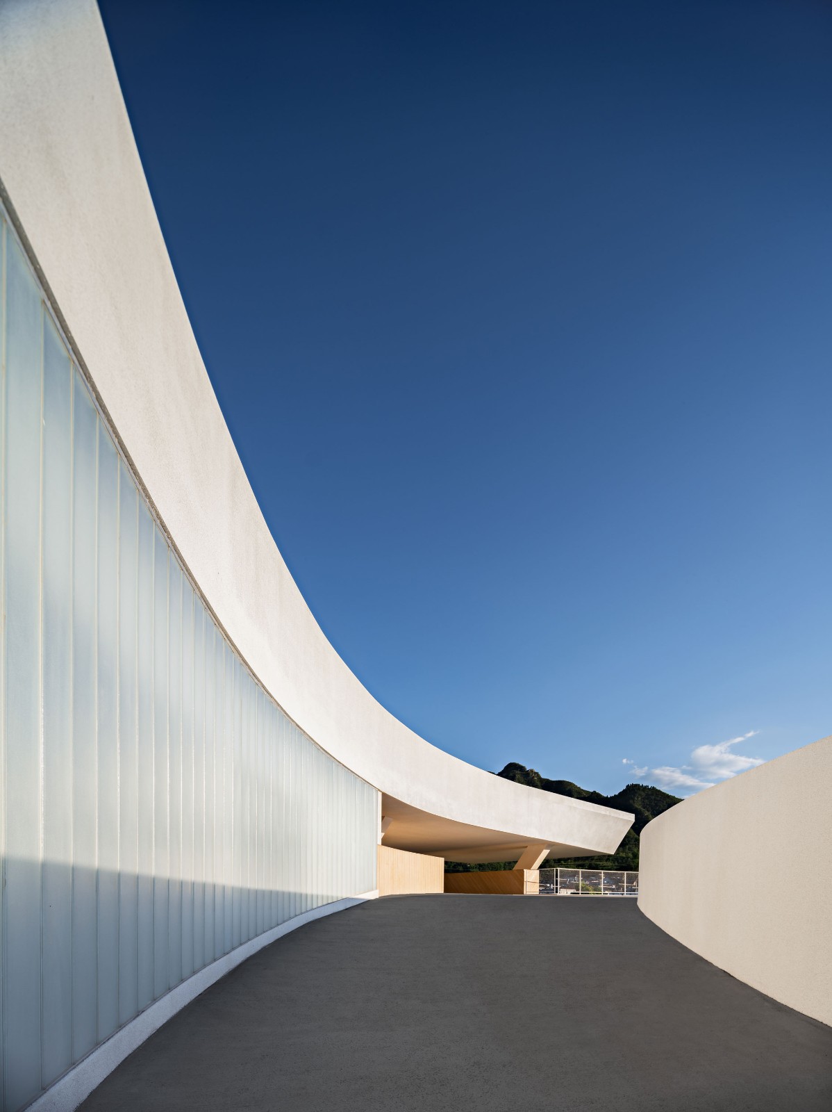 BIM建筑|振兴乡村需要“知行合一”：田岗艺术中心 / 袈蓝建筑