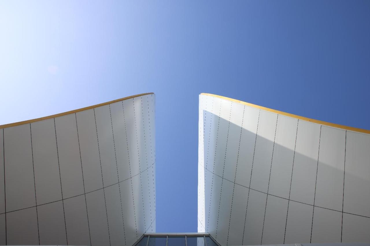 BIM建筑|雀舞彩云：中老铁路-西双版纳站室内设计 / CCDI悉地国际