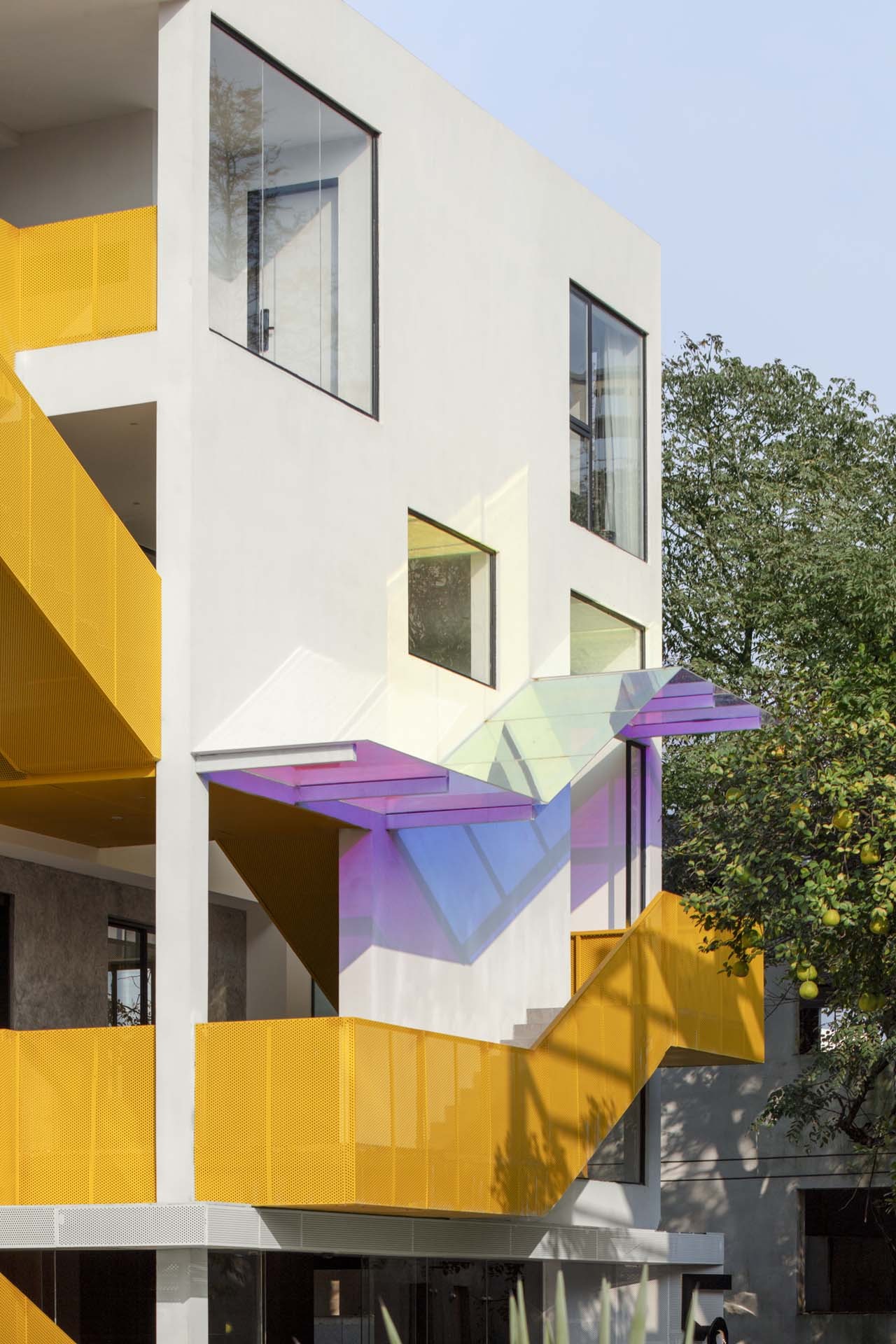 BIM建筑|猿厂营造办公楼建筑改造 / 之行建筑事务所