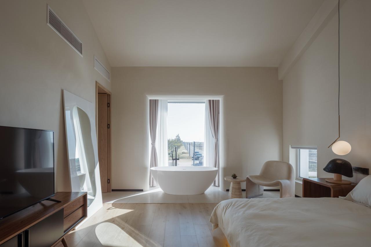 BIM建筑|剖面就是立面：白色的苏州伴宅 / Wutopia Lab