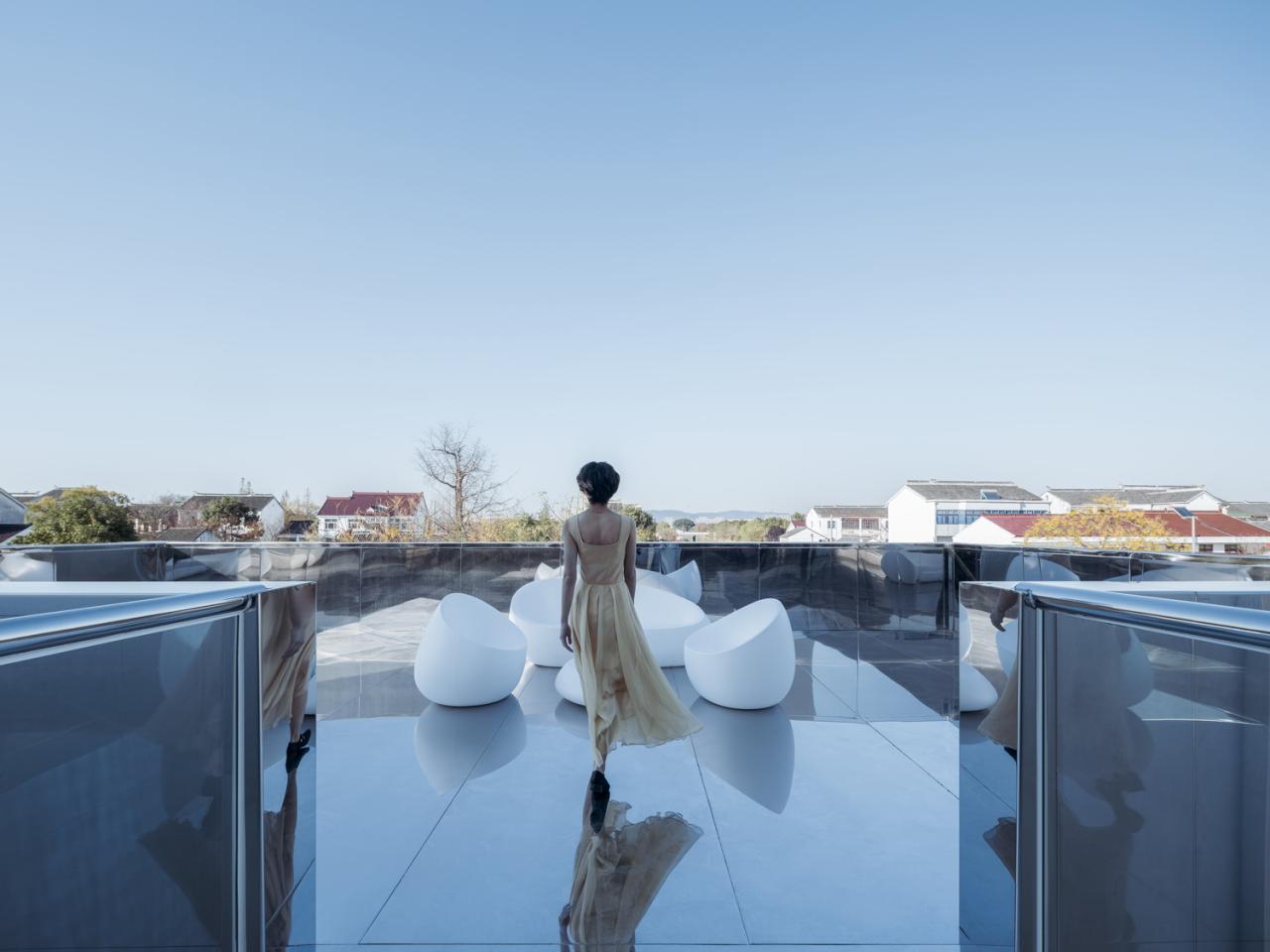 BIM建筑|剖面就是立面：白色的苏州伴宅 / Wutopia Lab