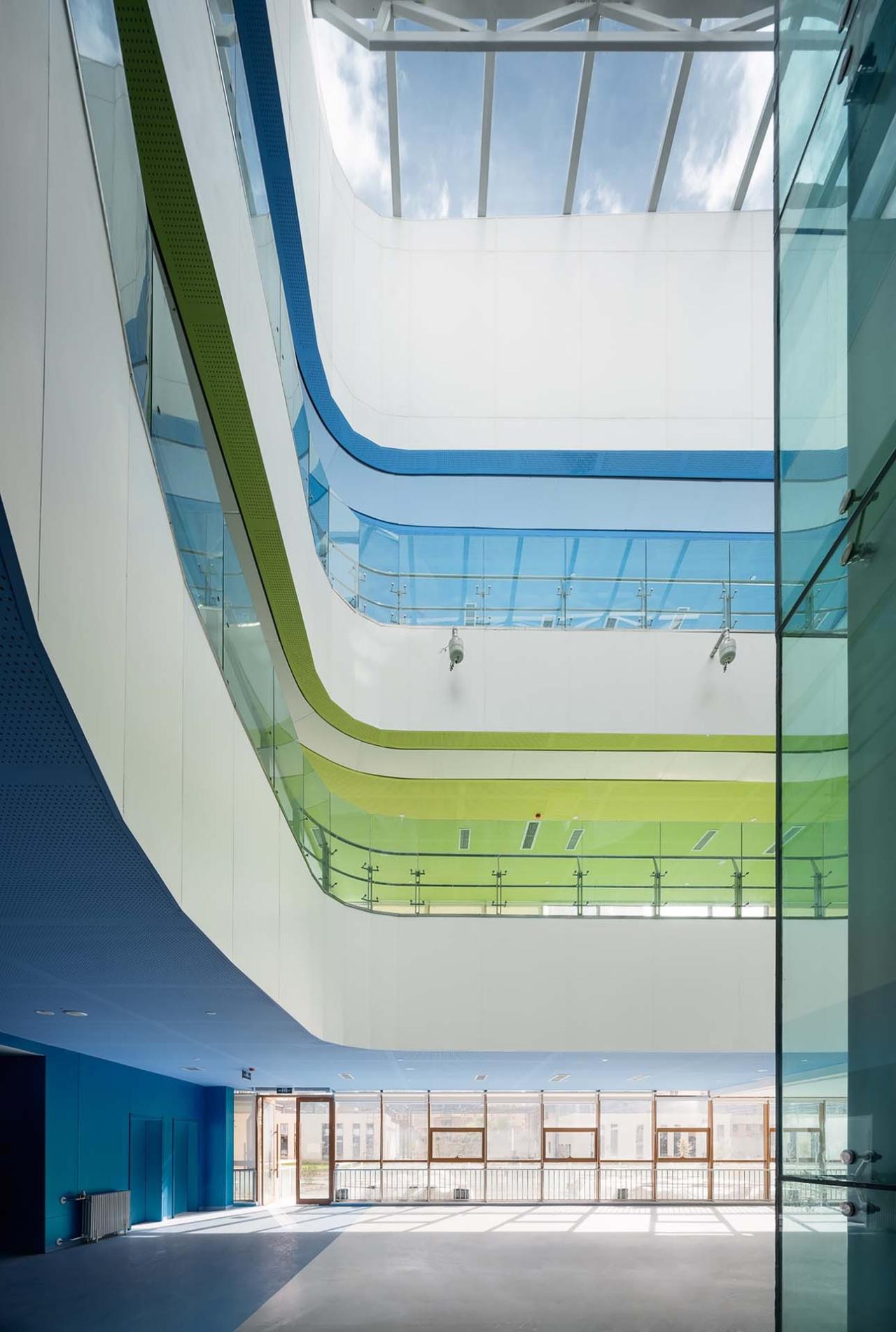 BIM建筑|西藏妇儿医院 / 八作建筑设计事务所