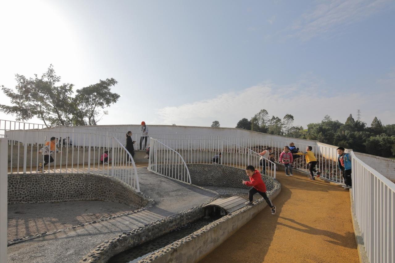 BIM建筑|大坪乡幼儿园 / 东意建筑