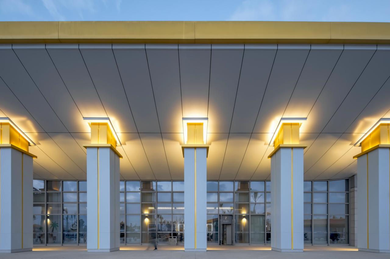 BIM建筑|雀舞彩云：中老铁路-西双版纳站室内设计 / CCDI悉地国际