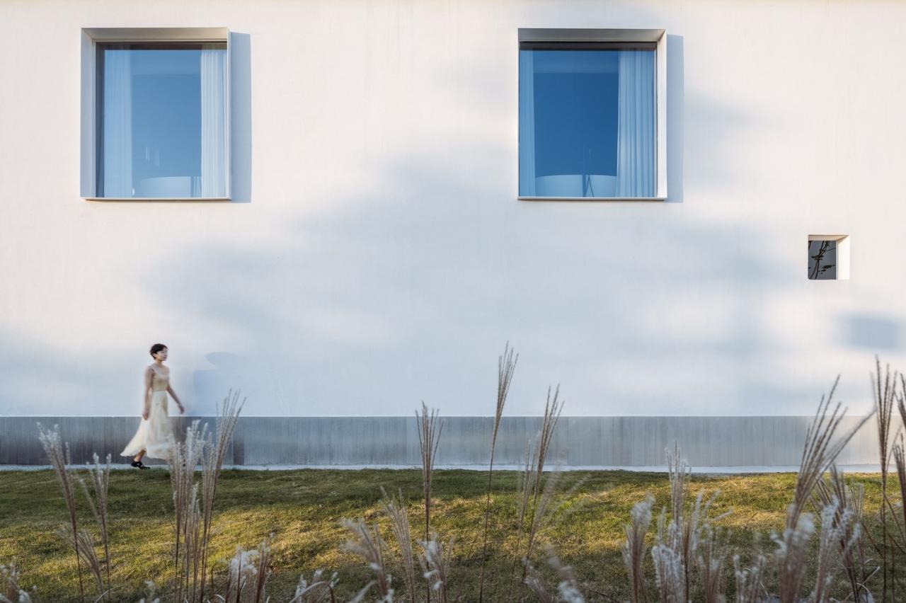 BIM建筑|剖面就是立面：白色的苏州伴宅 / Wutopia Lab