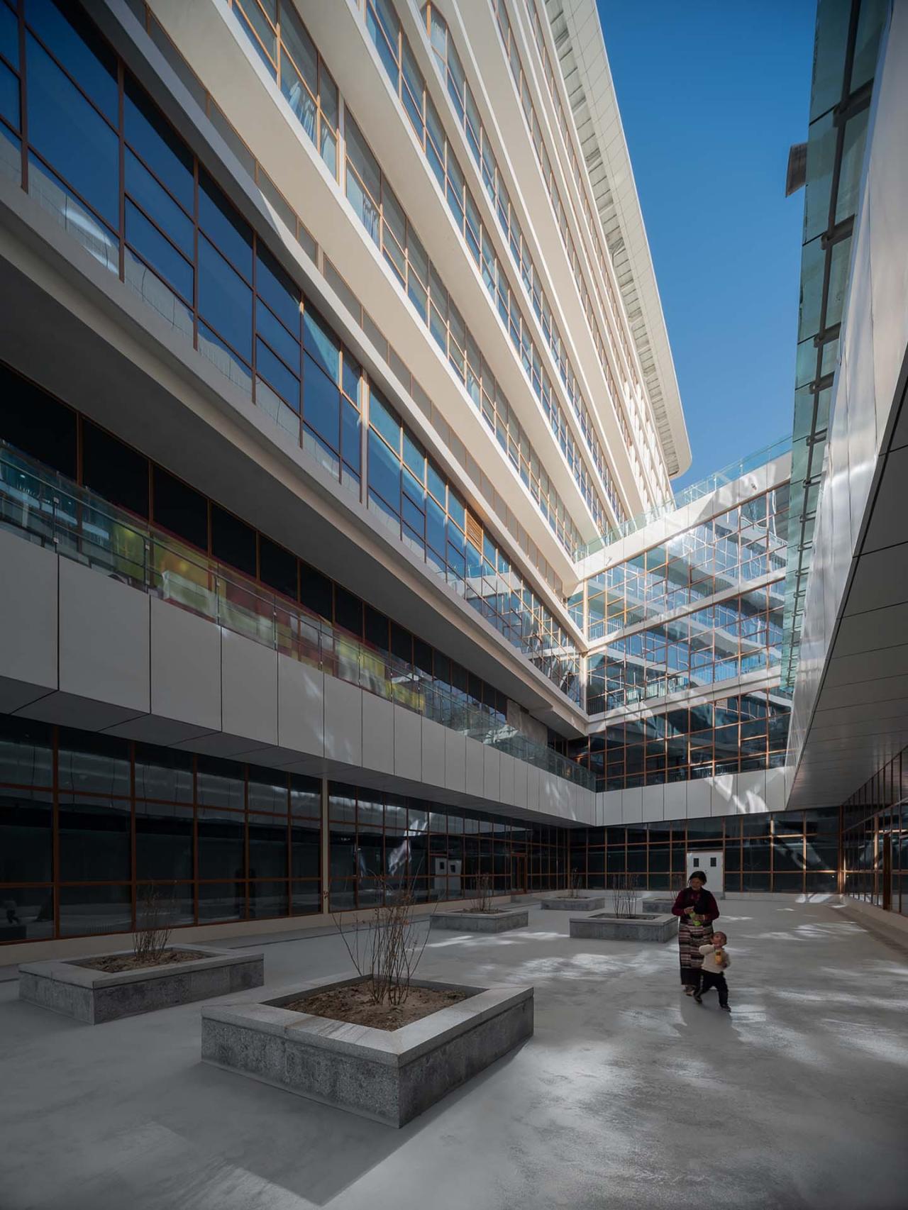 BIM建筑|西藏妇儿医院 / 八作建筑设计事务所