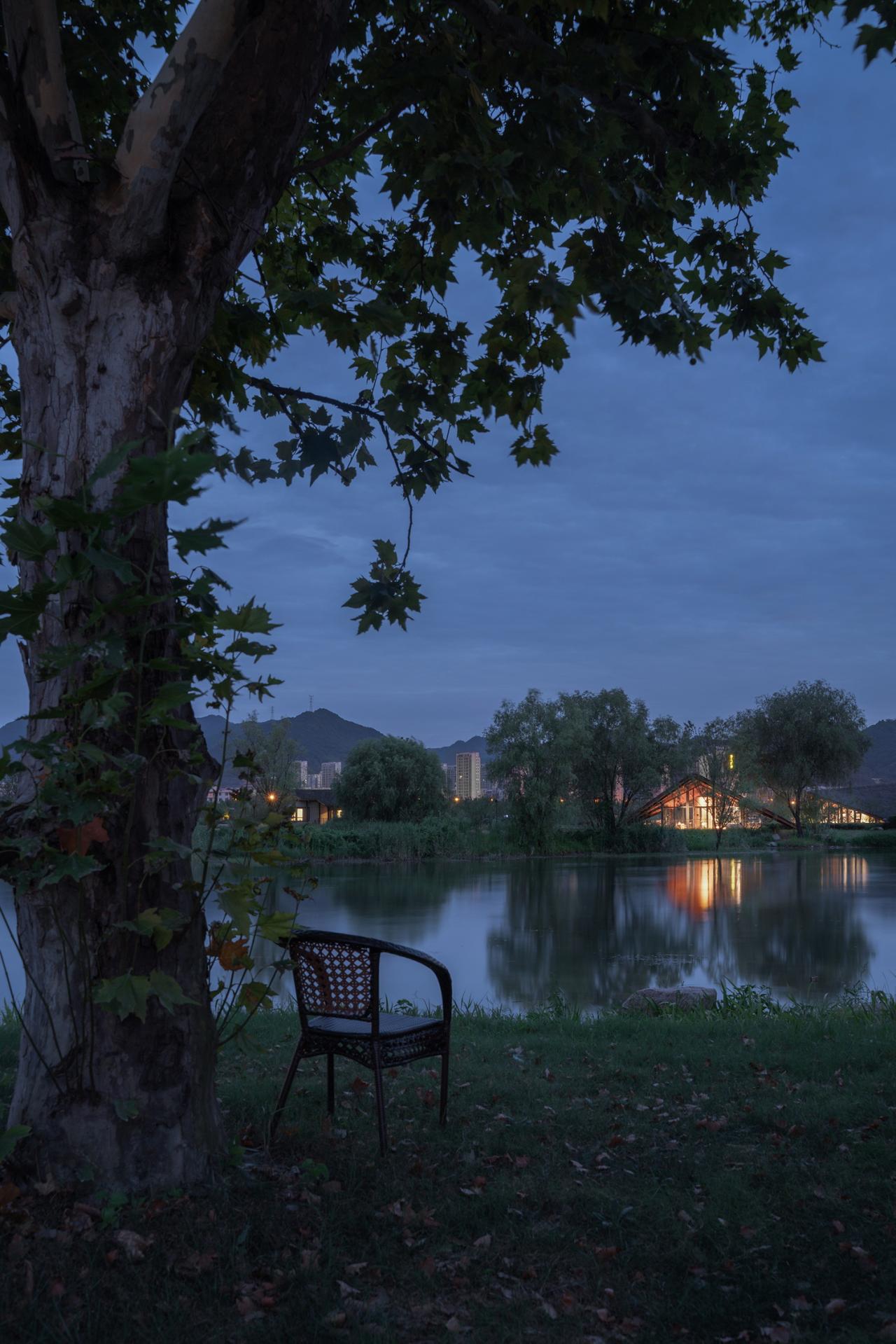 BIM建筑|富阳阳陂湖湿地生态酒店 / 尌林建筑