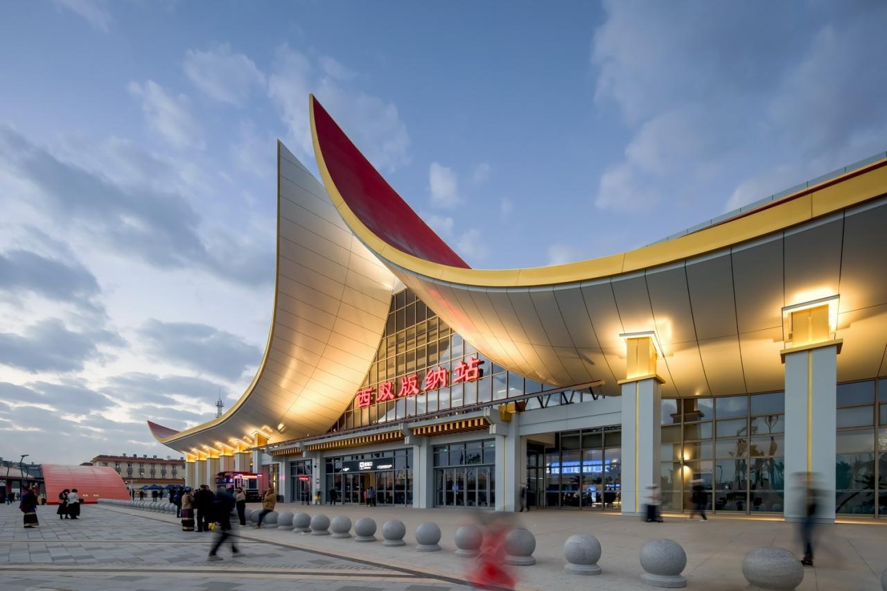 BIM建筑|雀舞彩云：中老铁路-西双版纳站室内设计 / CCDI悉地国际