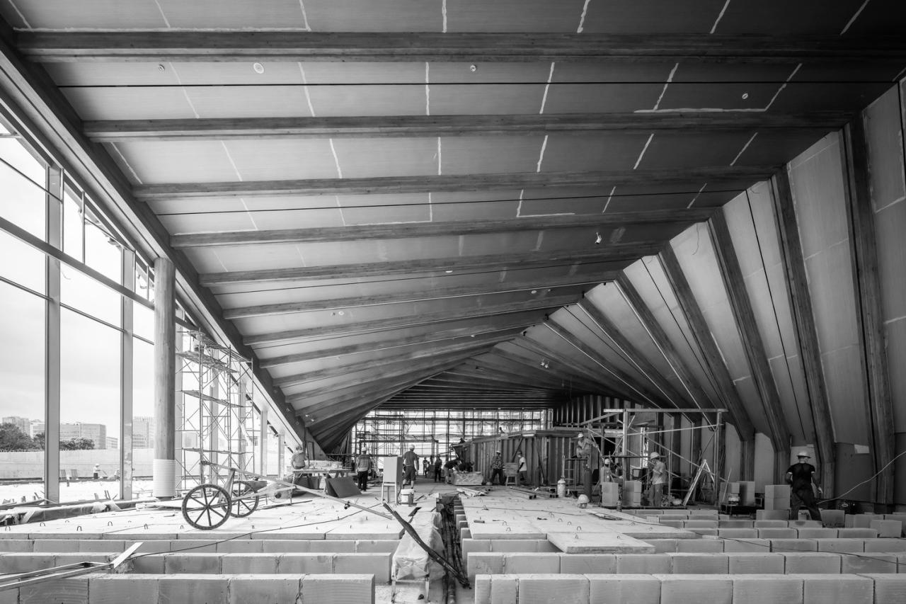 BIM建筑|武汉城建 · 花山印象：旋扭的动感 / 成执设计