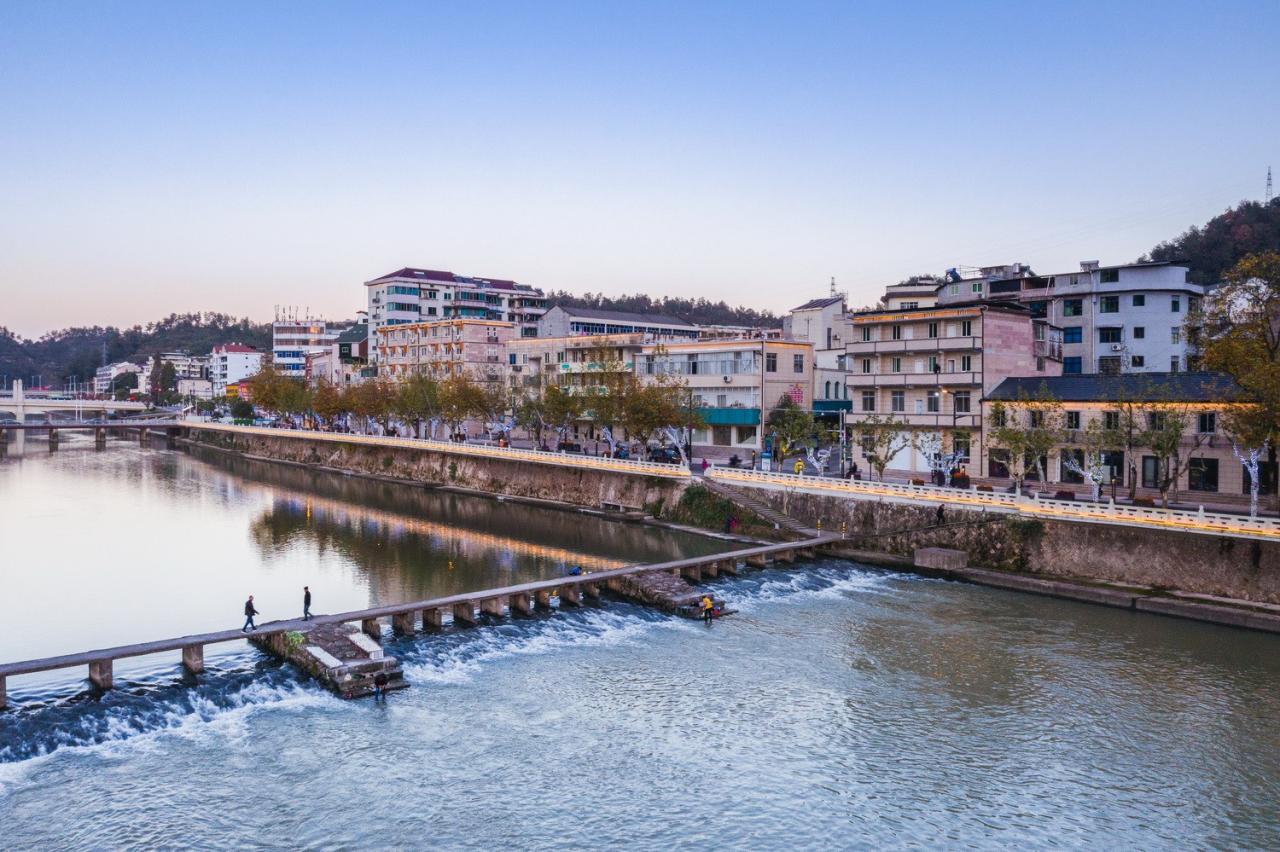 BIM建筑|新烟火主义：缙云老城溪滨南路有机更新 / I Studio言吾建筑