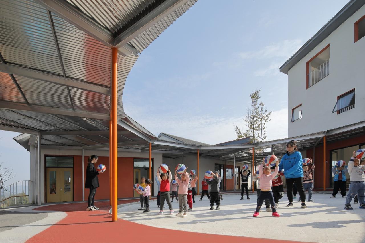 BIM建筑|大坪乡幼儿园 / 东意建筑