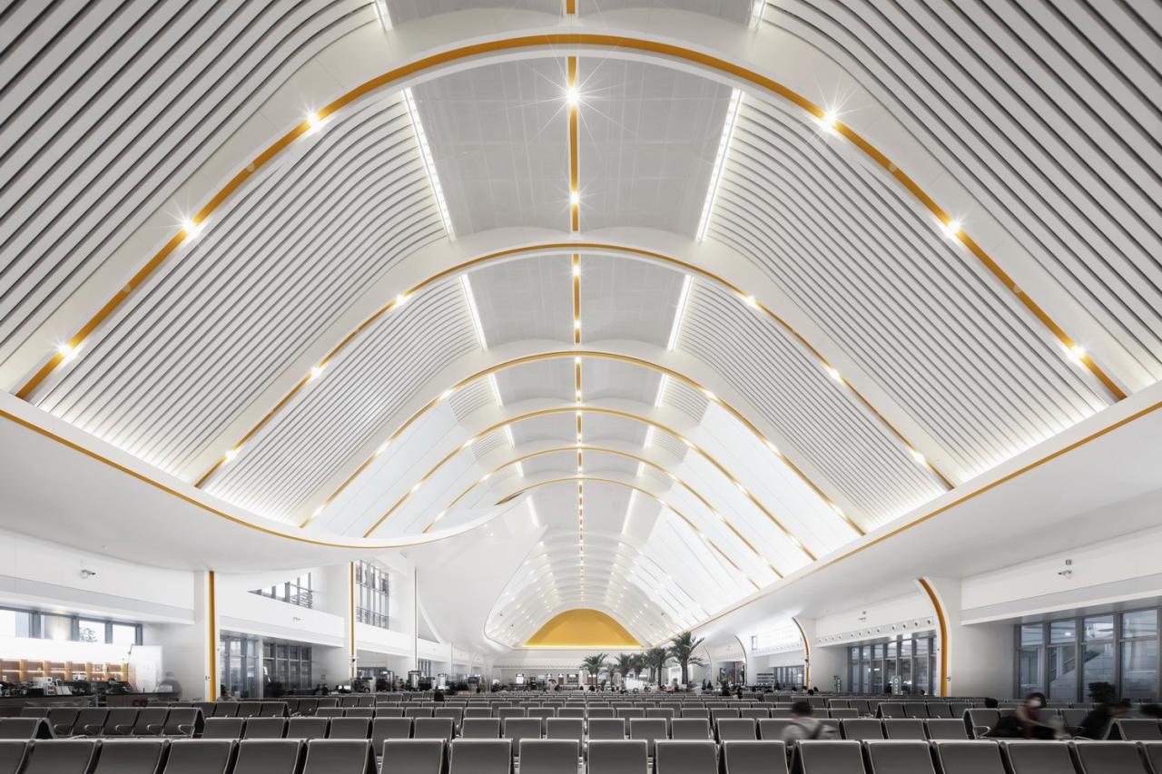 BIM建筑|雀舞彩云：中老铁路-西双版纳站室内设计 / CCDI悉地国际