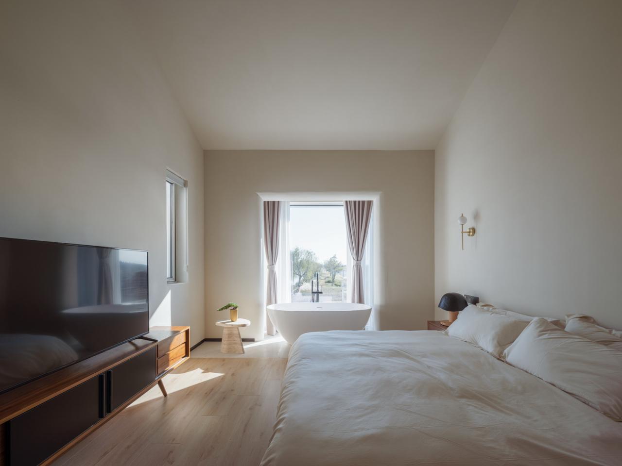 BIM建筑|剖面就是立面：白色的苏州伴宅 / Wutopia Lab