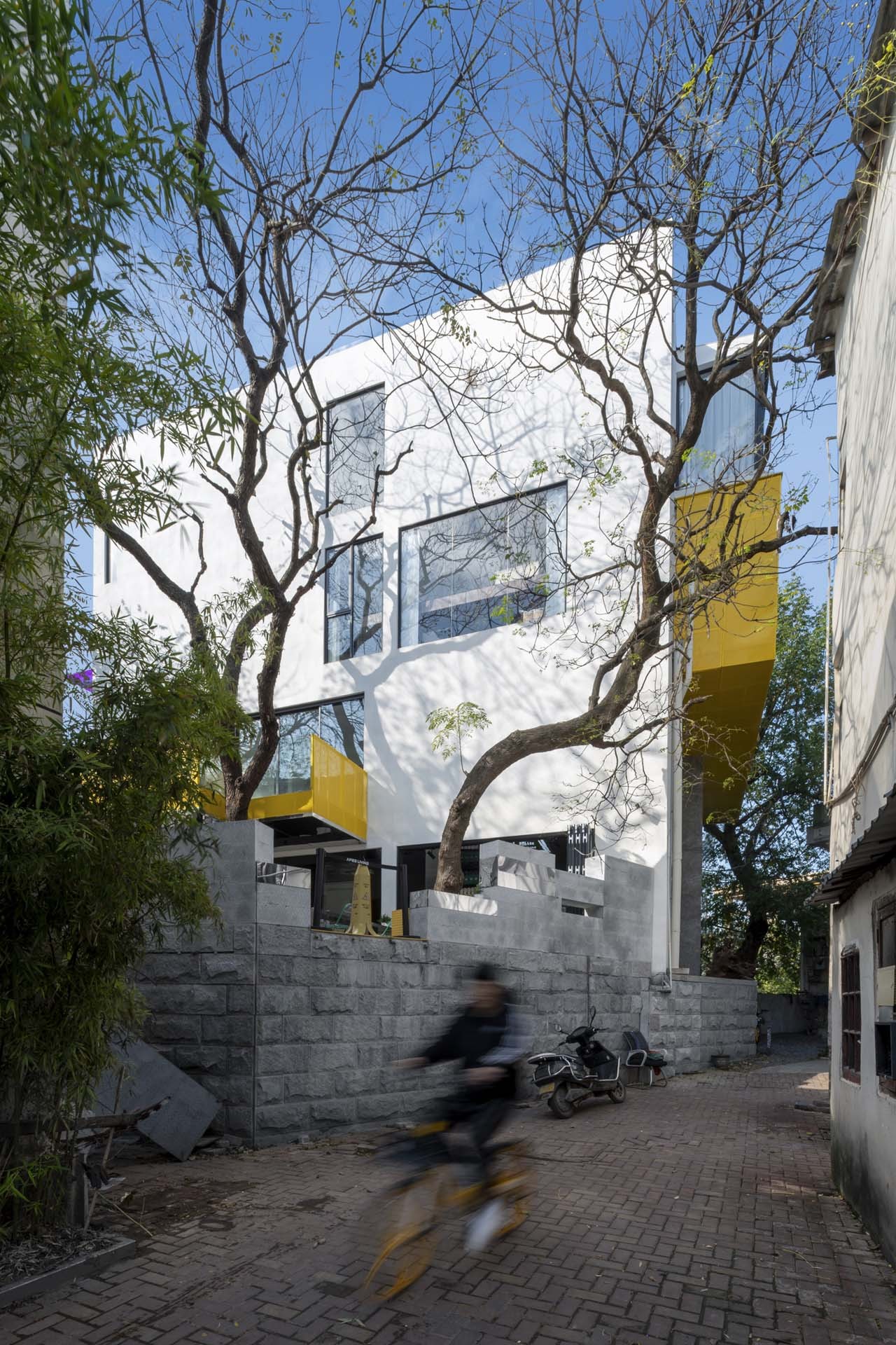 BIM建筑|猿厂营造办公楼建筑改造 / 之行建筑事务所