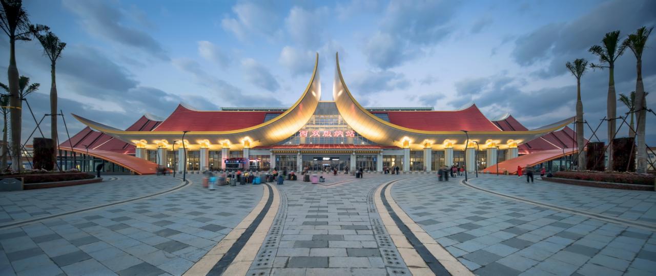 BIM建筑|雀舞彩云：中老铁路-西双版纳站室内设计 / CCDI悉地国际