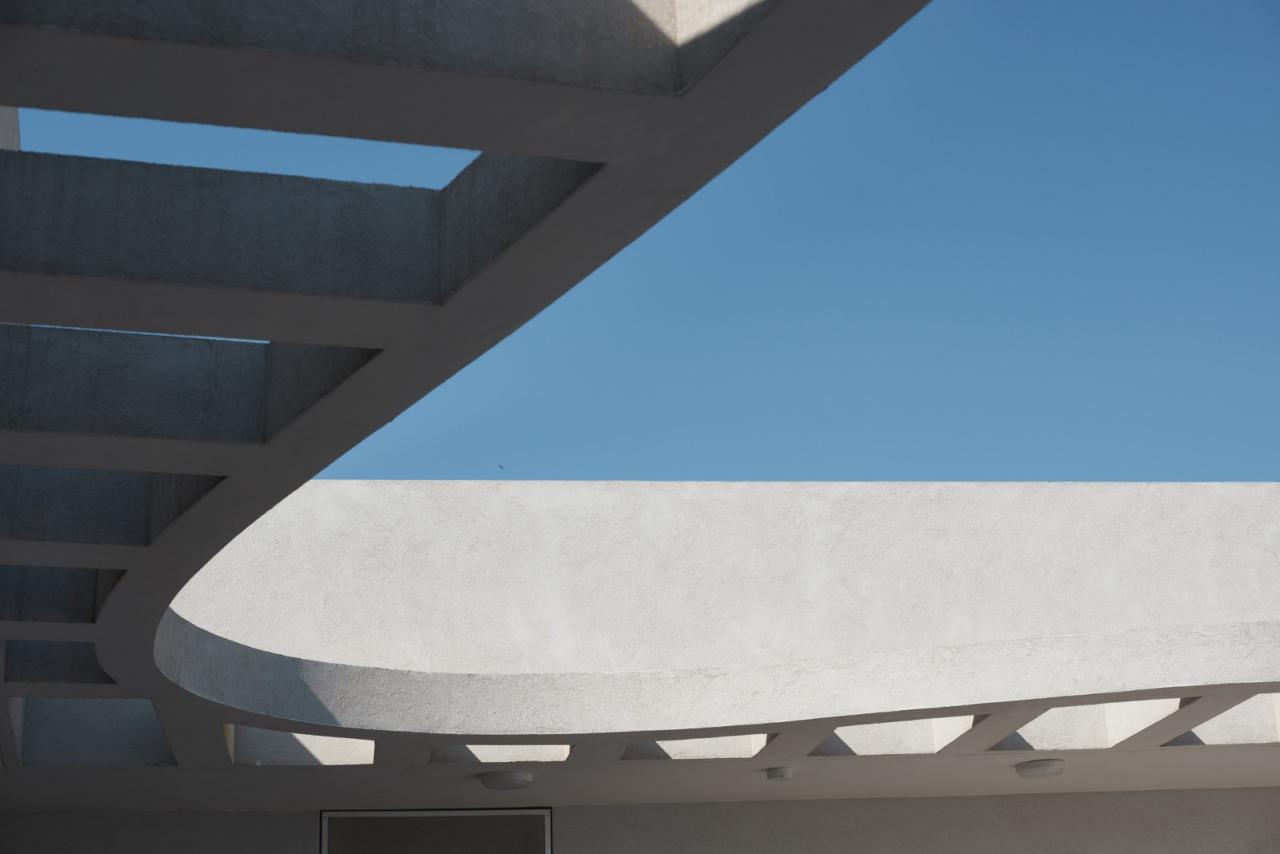 BIM建筑|飘带一般的中央公寓楼 / HQ Architects