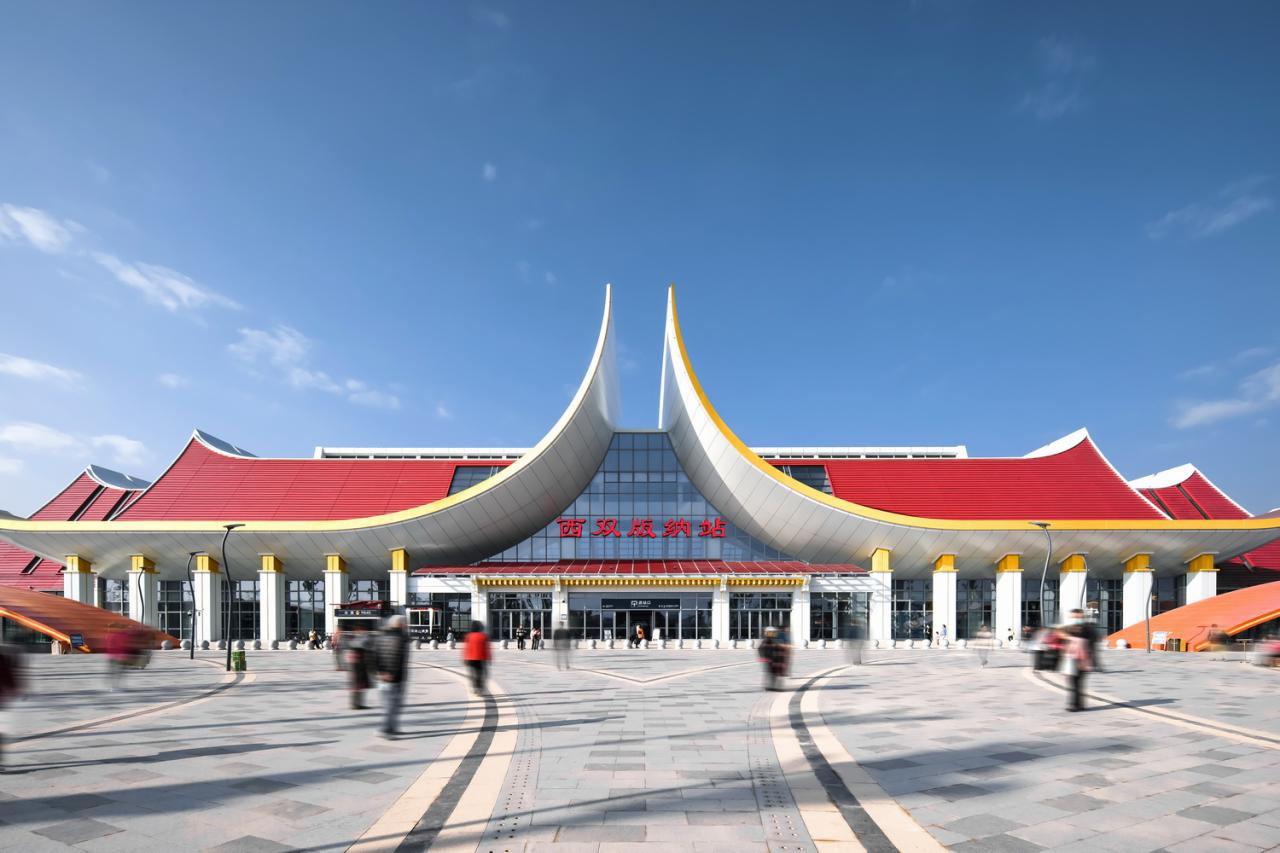 BIM建筑|雀舞彩云：中老铁路-西双版纳站室内设计 / CCDI悉地国际