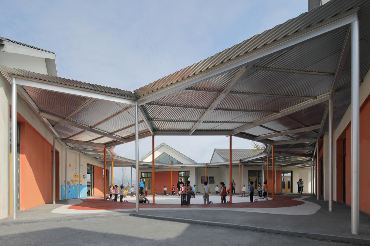 BIM建筑|大坪乡幼儿园 / 东意建筑