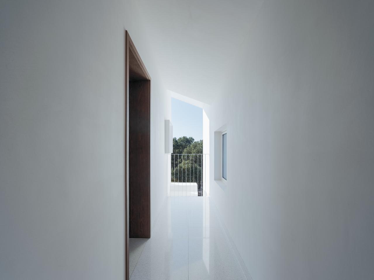 BIM建筑|剖面就是立面：白色的苏州伴宅 / Wutopia Lab