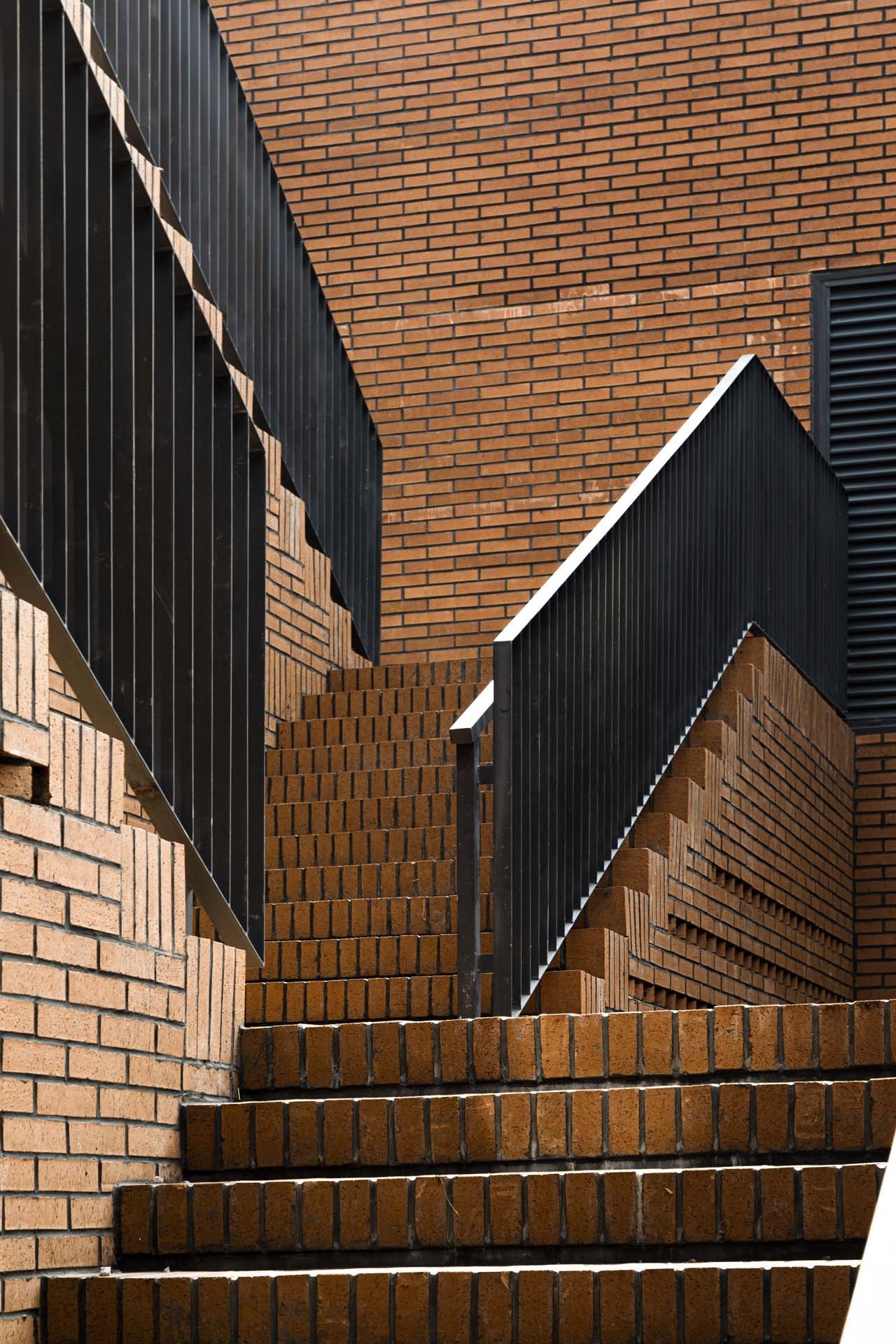 BIM建筑|成府路150号 / URBANUS都市实践