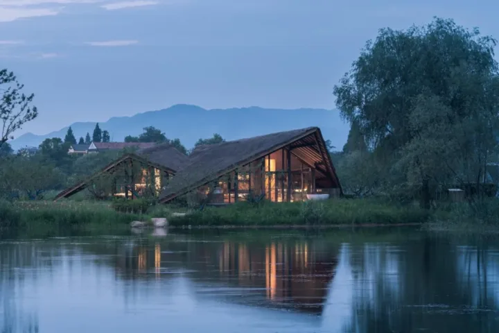 BIM建筑|富阳阳陂湖湿地生态酒店 / 尌林建筑