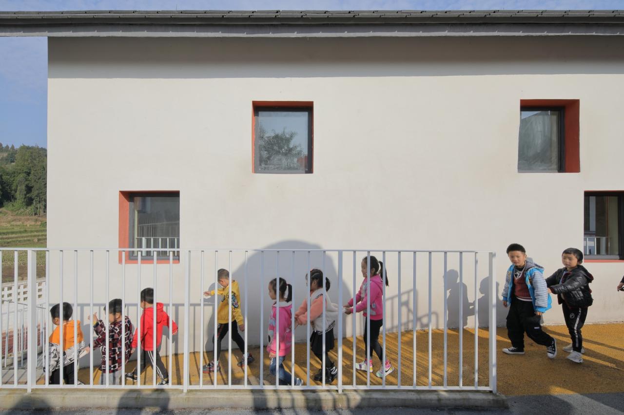 BIM建筑|大坪乡幼儿园 / 东意建筑