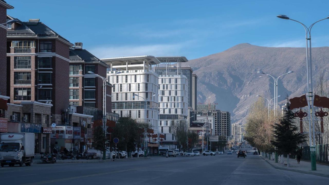 BIM建筑|西藏妇儿医院 / 八作建筑设计事务所