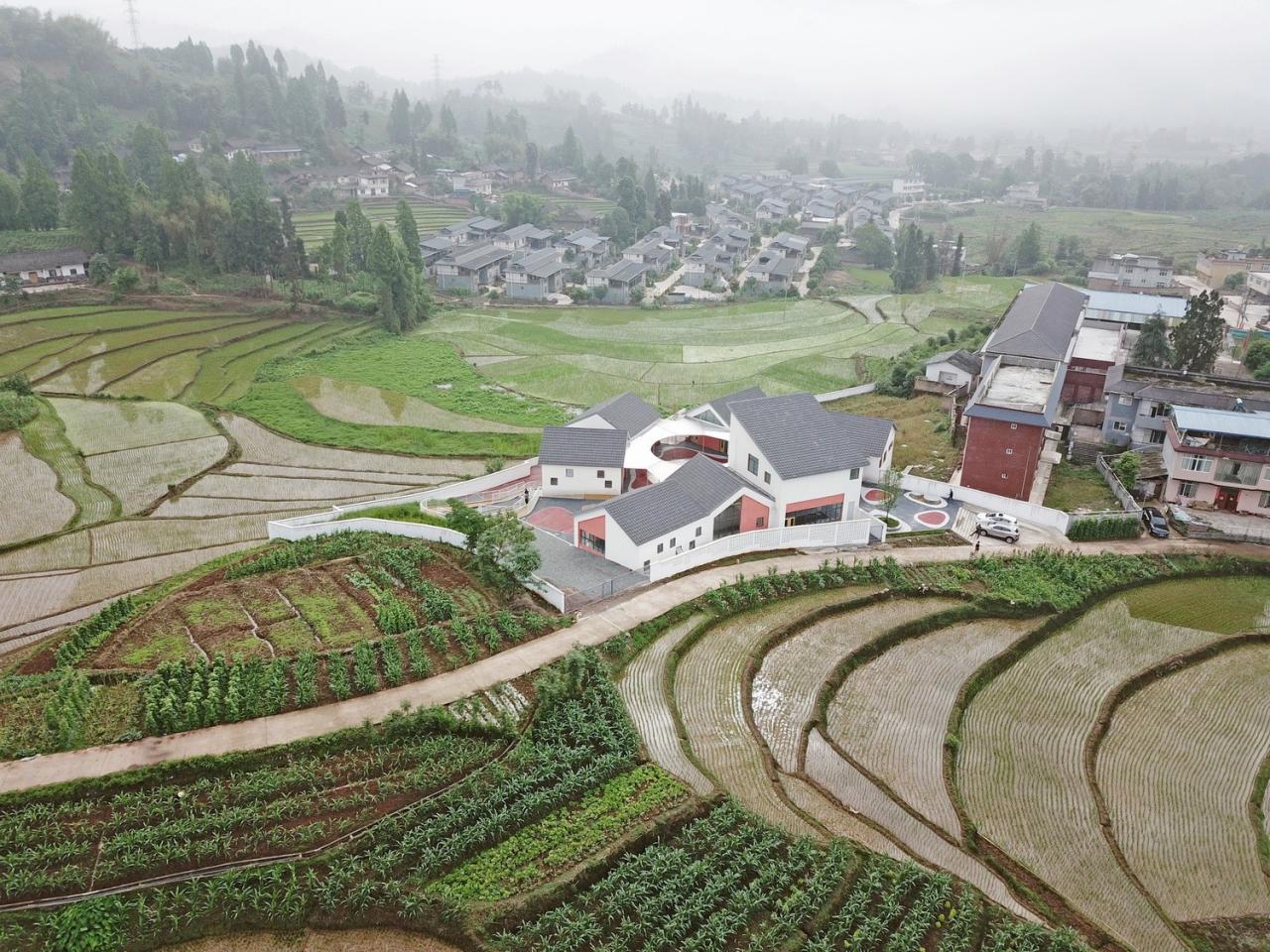 BIM建筑|大坪乡幼儿园 / 东意建筑