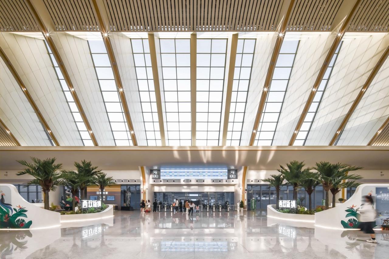 BIM建筑|雀舞彩云：中老铁路-西双版纳站室内设计 / CCDI悉地国际