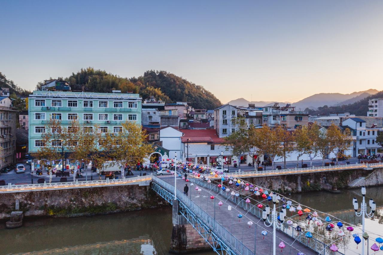 BIM建筑|新烟火主义：缙云老城溪滨南路有机更新 / I Studio言吾建筑