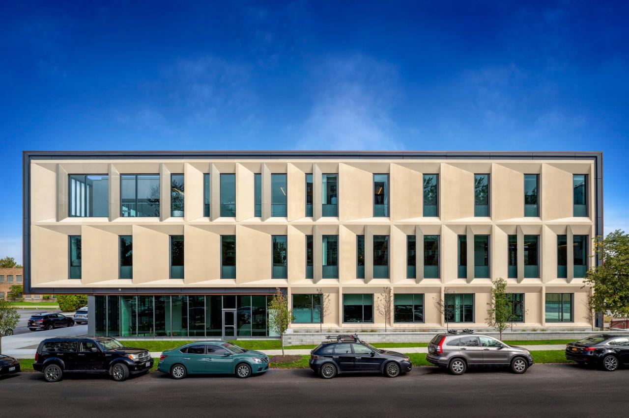 BIM建筑|迪由维尔学院卫生专业中心 / CannonDesign