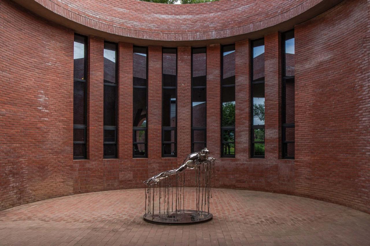 BIM建筑| 李子沟村红砖自然礼堂 / KEYWORKS + 礽建筑