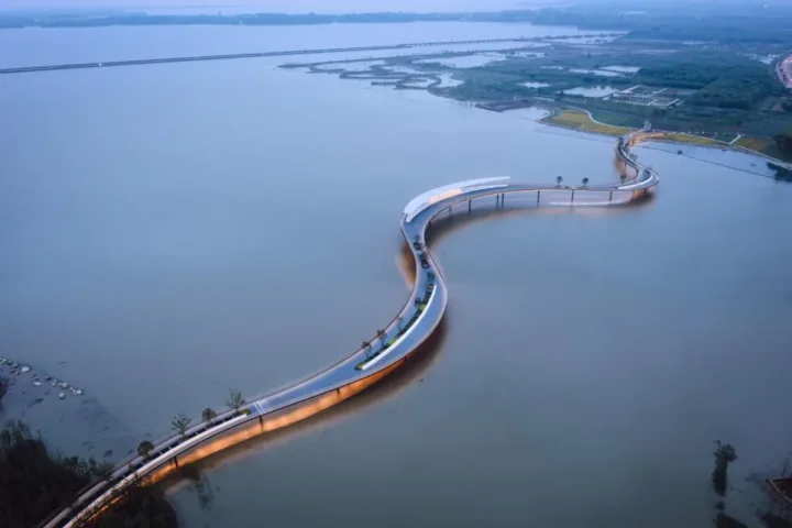 BIM建筑|环元荡贯通桥：一种混合的基建设施 / BAU建筑与城市设计事务所