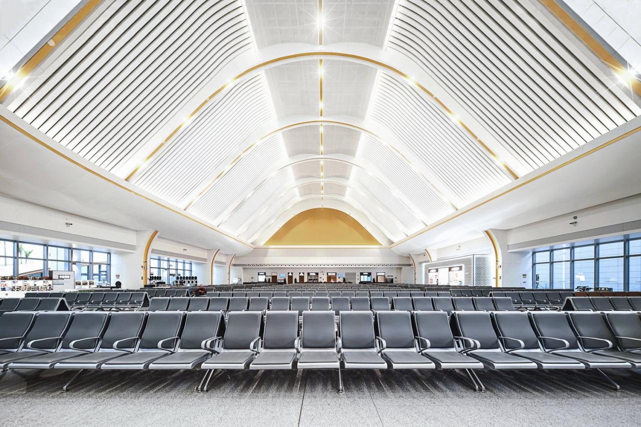 BIM建筑|雀舞彩云：中老铁路-西双版纳站室内设计 / CCDI悉地国际