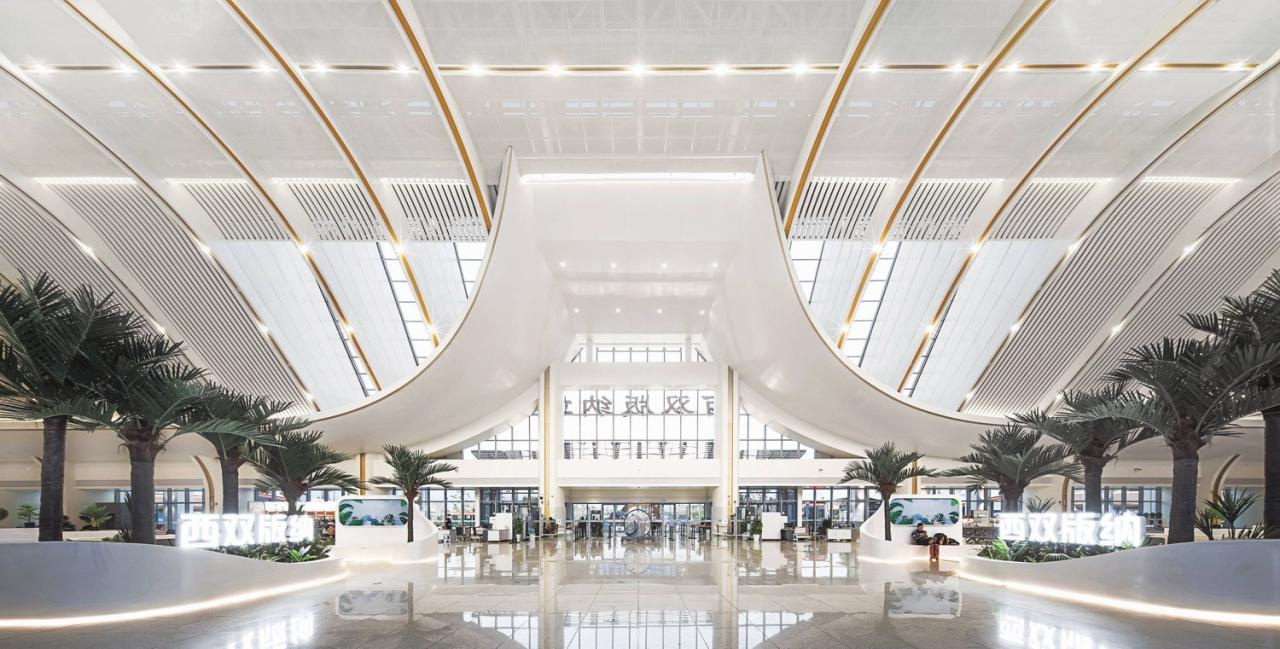 BIM建筑|雀舞彩云：中老铁路-西双版纳站室内设计 / CCDI悉地国际