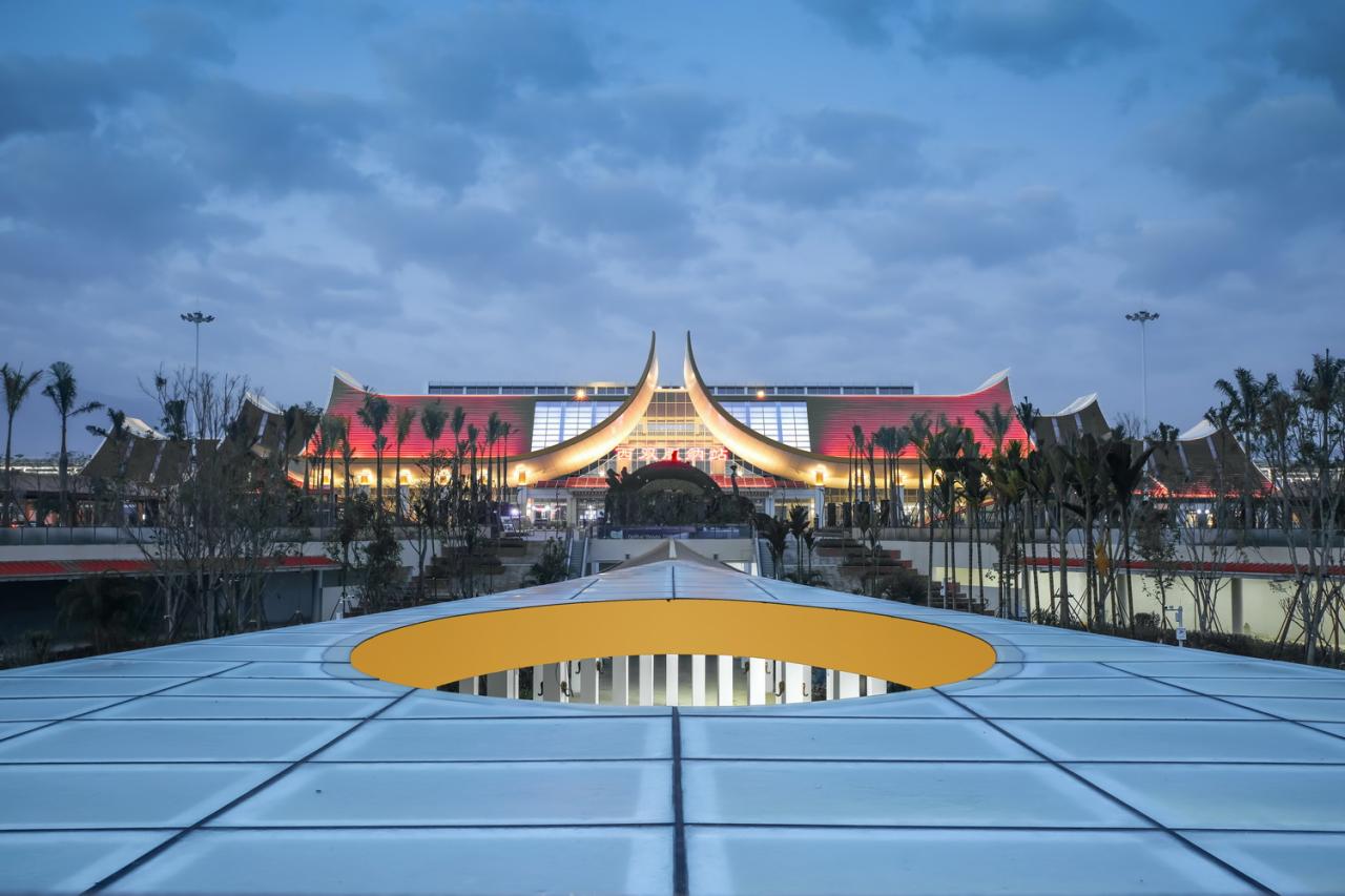 BIM建筑|雀舞彩云：中老铁路-西双版纳站室内设计 / CCDI悉地国际