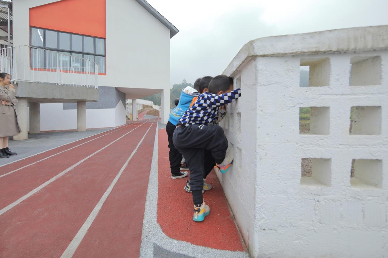 BIM建筑|大坪乡幼儿园 / 东意建筑