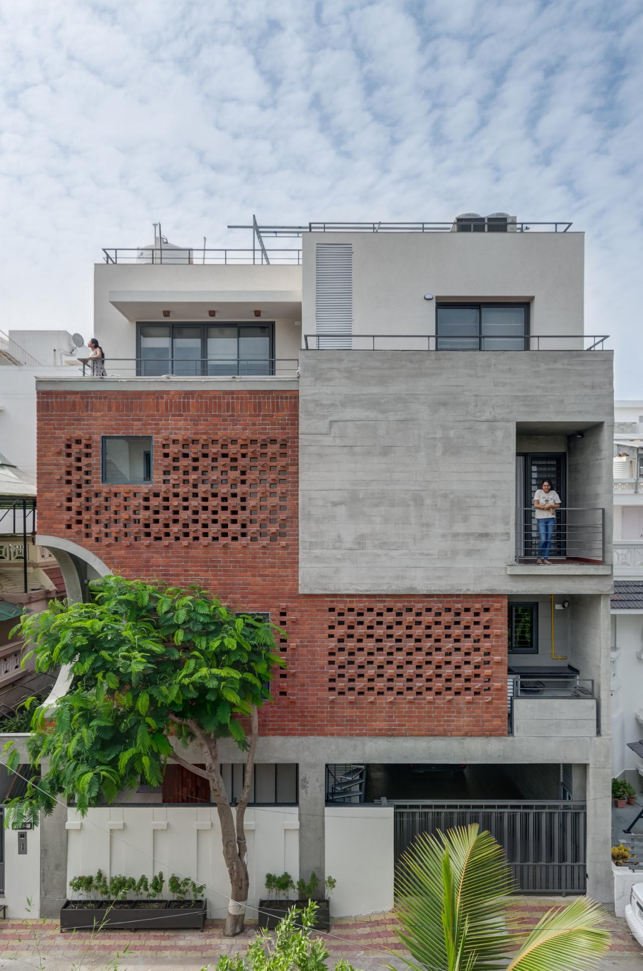 BIM建筑|三代同堂之家：Samruddhi 住宅 / AANGAN Architects