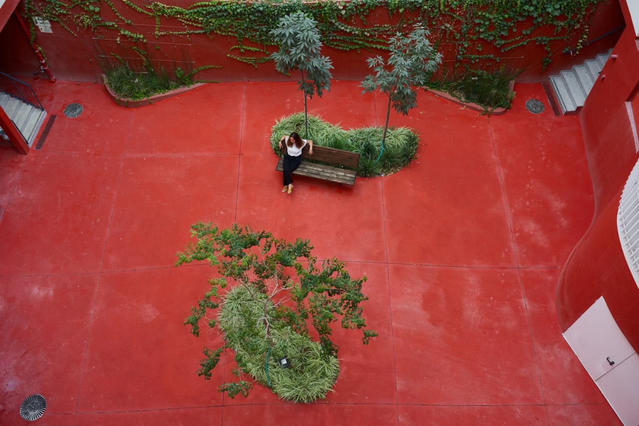 BIM建筑|飘带一般的中央公寓楼 / HQ Architects