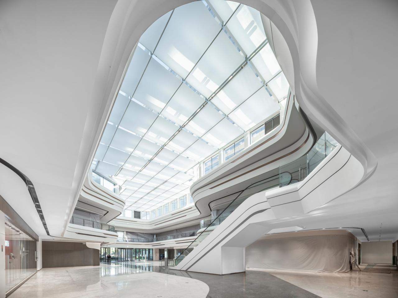 BIM建筑|流动立面平衡方正体量：南京金地威新 ▪ 雨花创新中心 / 成执设计