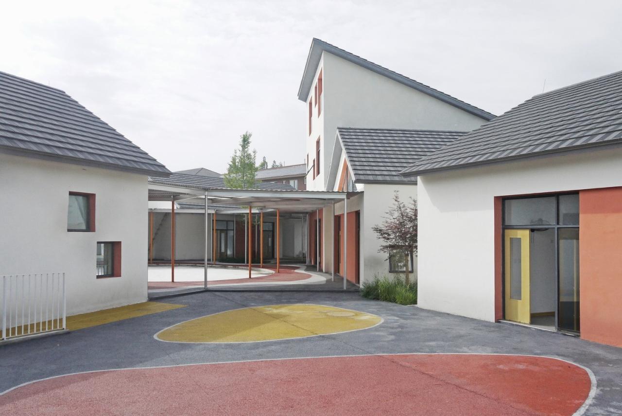 BIM建筑|大坪乡幼儿园 / 东意建筑