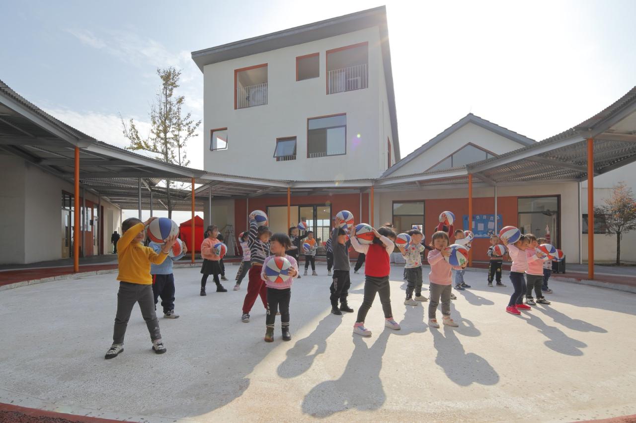 BIM建筑|大坪乡幼儿园 / 东意建筑