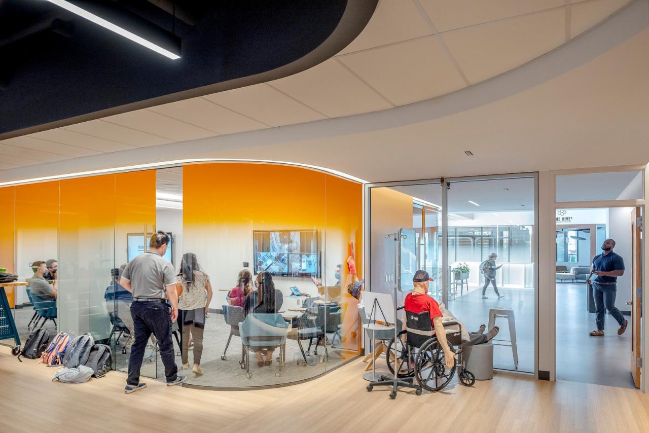 BIM建筑|迪由维尔学院卫生专业中心 / CannonDesign