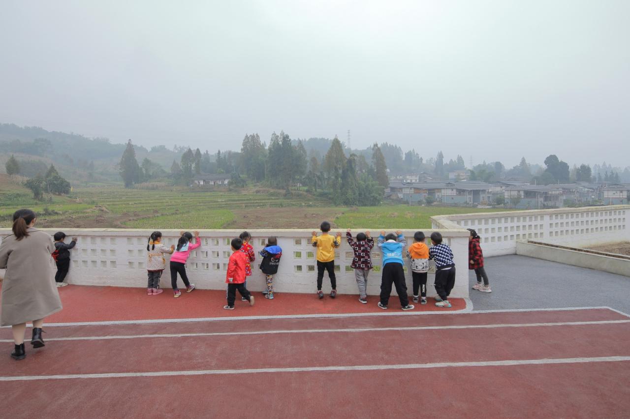 BIM建筑|大坪乡幼儿园 / 东意建筑