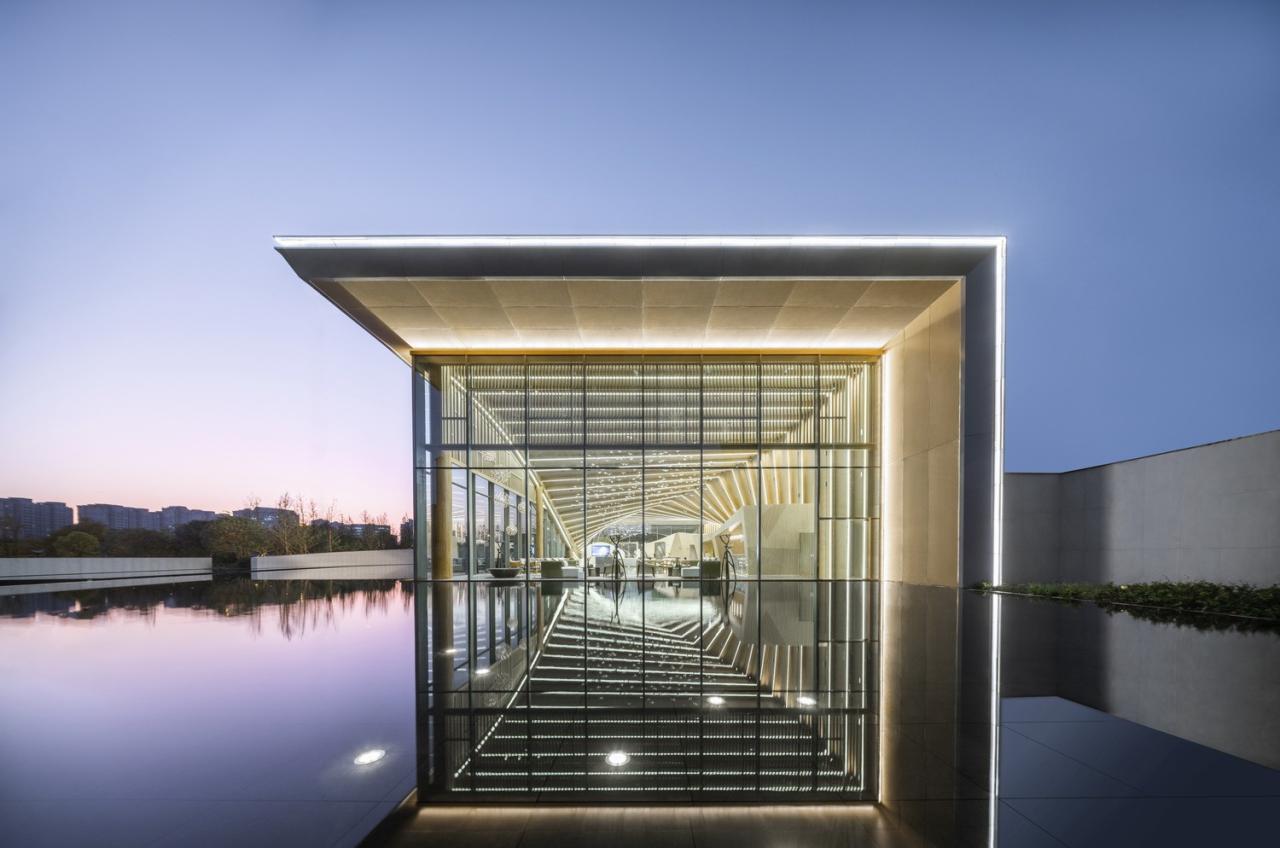 BIM建筑|武汉城建 · 花山印象：旋扭的动感 / 成执设计