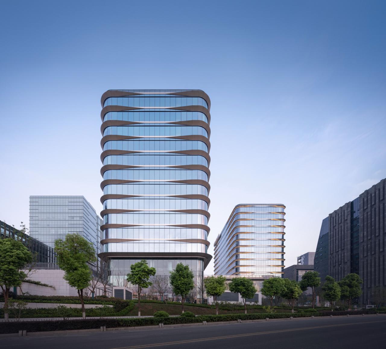 BIM建筑|流动立面平衡方正体量：南京金地威新 ▪ 雨花创新中心 / 成执设计