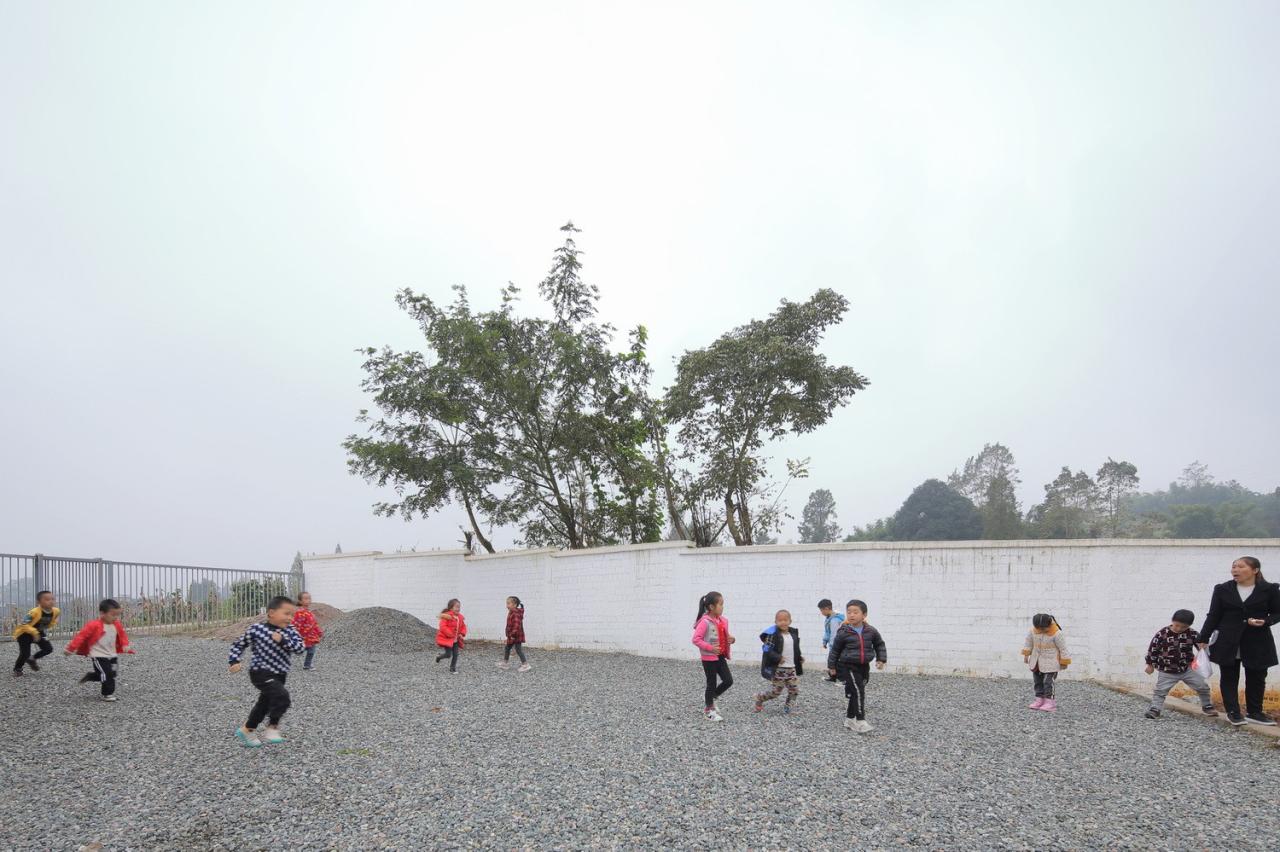 BIM建筑|大坪乡幼儿园 / 东意建筑